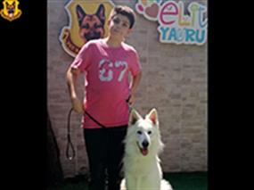 Hakan Uçar ve beyaz Alman Çoban Köpeği Mars